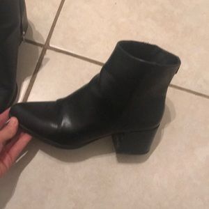 Black leather boots Sam Edelman circus